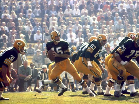 Green Bay Packers Hall of Fame quarterback Bart Starr (15) drops back to pass during Super Bowl I on Jan. 15, 1967. Starr, who died Sunday, had suffered with his health since a 2014 stroke