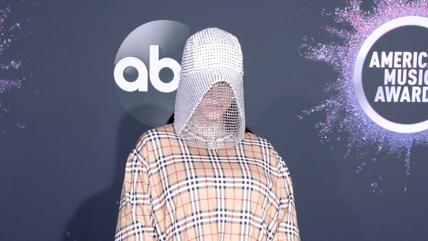 Billie Eilish Brings a Touch of The Handmaid’s Tale to the AMAs